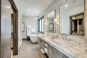 Stunning 6-Bedroom Chalet in Heart of Park City - Image 2