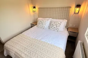 3-bed - Sleeps 6 - Parking - Balcony - Image 4