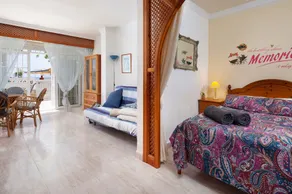 Holiday Home \"Beachfront Bungalow\" with Sea View, Private Terrace & Wi-Fi - Image 5