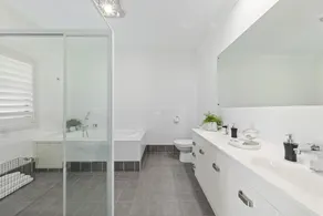 Degen Estate - Luxury group accommodation at its best! - Image 2