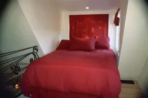 Charmant Guest House avec Loft Disponible - Image 3