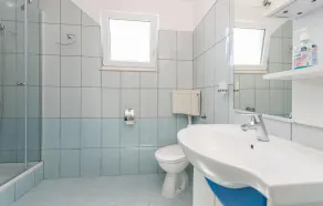 2 bedroom stunning home in Privlaka - Image 4