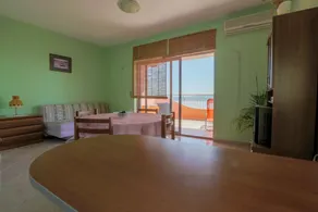 Holiday apartment with sea view and pool - Image 4