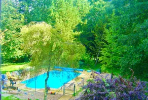 Pretty Cottage in grounds of Chateau with heated pool - Image 3
