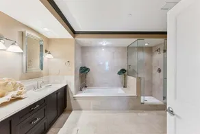 Residence 411 At The Grand - Image 3