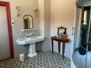 Art Deco town house with swimming pool for up to 8 people - Image 3