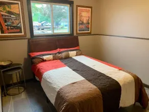 Beautiful year round lake home!  Sleeps 8 comfortably! - Image 5