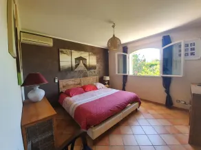 Mas provencal, with swimming pool, pool house, near the sea, trade - Image 5