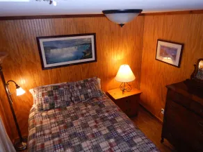 Secluded cove! Fish, hike, hunt! Keep boat in water on private dock Sleeps 18 - Image 5