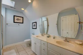 \"Ocean Song\" Oceanfront Retreat + 5 chambres / 3 salles de bains sur Topsail Island, Caroline du Nord - Image 5
