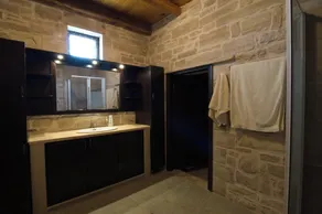 Delightful stone holiday house surrounded by countryside - Image 3