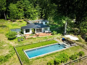 Upstate Kerhonkson Cottage on 2 acres w/ firepit and covered patio to guesthouse - Image 3