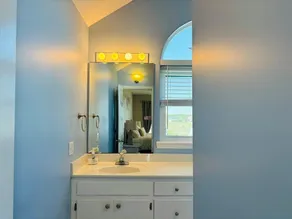 Nothin But Nett 5 Bedroom Home by RedAwning - Image 2