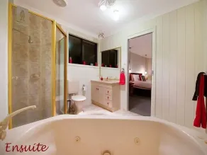 Gold Coast Waterfront Central Location Canal & Pool Value pour une grande maison - Image 2