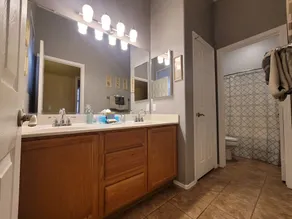 Spacious 4 bed🏡 Sparkling Pool💦 Game Room🎮 Pool Table🎱 Arcade🕹 Sleeps 18 - Image 5