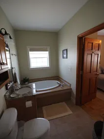 5 miles to Downtown Asheville. Guest Suite. Charming. Kitchenette, Washer dryer. - Image 3