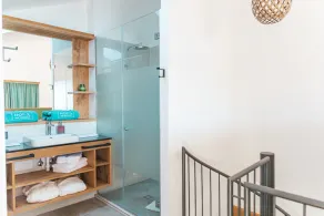 Maisonette suite with unobstructed panoramic views - Image 4