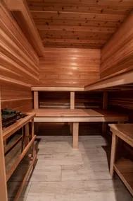 3BR, 4Bath Dream Home: sauna, hot tub, pool. Explore Boston in Style! (STR-26-3) - Image 3