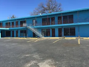 Sundown Inn - Image 3
