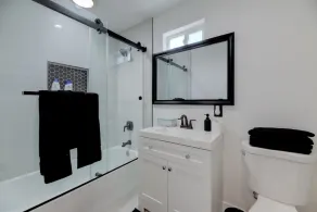 Stylish & Cozy | Mins to Beach | Theater | Hot Tub - Image 5