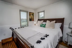 4-bedroom vacation home just 4 minutes to Rockport Beach Park - Image 5