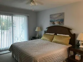 Reverse Living Home Walking Distance to Beach - Image 4