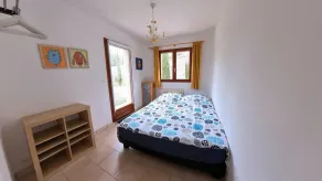Beautiful villa with a private, fenced-in swimming pool - Image 4