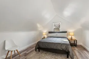 Lansing 3BR near downtown — Game room & EV garage - Image 5