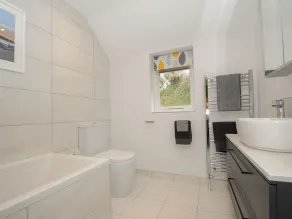 KIRLAND, pet friendly, character holiday cottage in St Kew Highway - Image 4