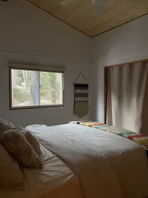 Kennisis Lake Hideaway - Image 3