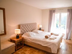 Luxuriöse Villa mit 3 Schlafzimmern und 3 Bädern mit Pool auf dem Anwesen eines Schlosses - Image 5