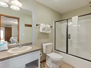 Lakeside Comfort in the Heart of Gull Lake, Beach Access, Boat Rentals - Image 5