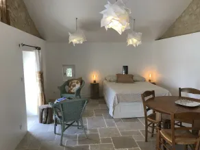 Quiet little cottage in the middle of lavender fields - Image 3