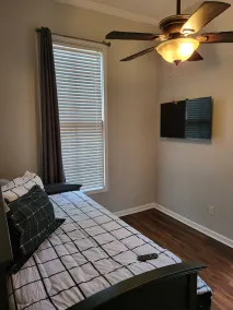 Remodeled historic home 1 min from the Governors mansion and 5 min from downtown - Image 5