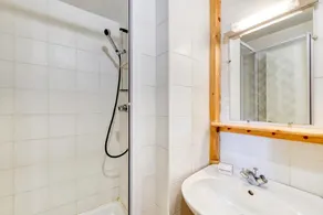Chalet Allières Walk to Grands Montets | Sleeps 10 - Image 3