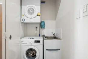 Dolphin Quay Apartments - Image 3