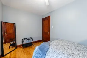 10 Minutes  from Midway Airport  Cozy Cottage Home - Image 4