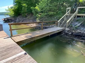 Lakefront 4BR/2BA Cabin - Sleeps 10  --> Pets Stay Free <-- - Image 2