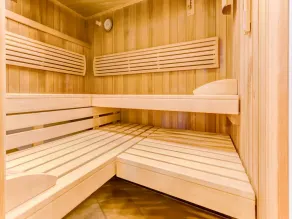 Apartment with wellness oasis - Image 2