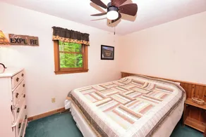 Minutes to Beach Pet Friendly House w Firepit, Grill, 2 Kayaks + Screen Porch - Image 4