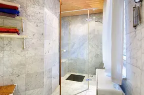 Holiday Home 'Reis' with Shared Pool, Private Terrace and Wi-Fi - Image 3