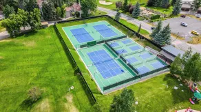 The Eagle's Nest ski tennis golf - Image 2