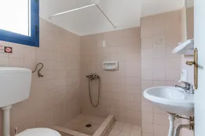 Casa vacanze '9 Perasma Kypri Beach' con terrazza privata, Wi-Fi e aria condizionata - Image 3