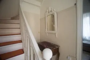 Two-storey recently renovated  garden house  . Family-sized  15' from the center - Image 3