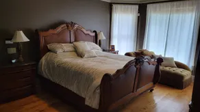 Luxury Lakefront Lodge in Gated Community - Image 3