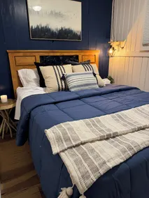 Charming Renovated  Cabin with a Cottage vibe.  Thus \"The Cabbage\"  - Image 5