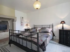 Charming historic cottage, 5 bedrooms, large garden - Image 5