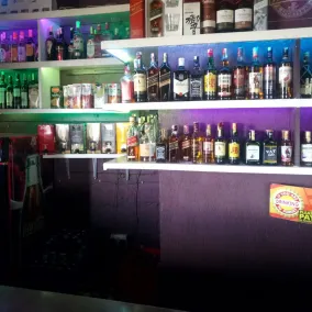 Hudson's Sports Bar and Restaurant - Image 2
