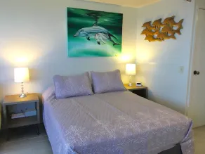 Waikiki Studio Steps to Beach-Mall Free Parking-WiFi - Image 5