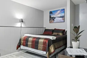 Pet Friendly/RedStudio1116F/FastWiFi/BigTV/FreePKG/near Downtown Aurora. - Image 5